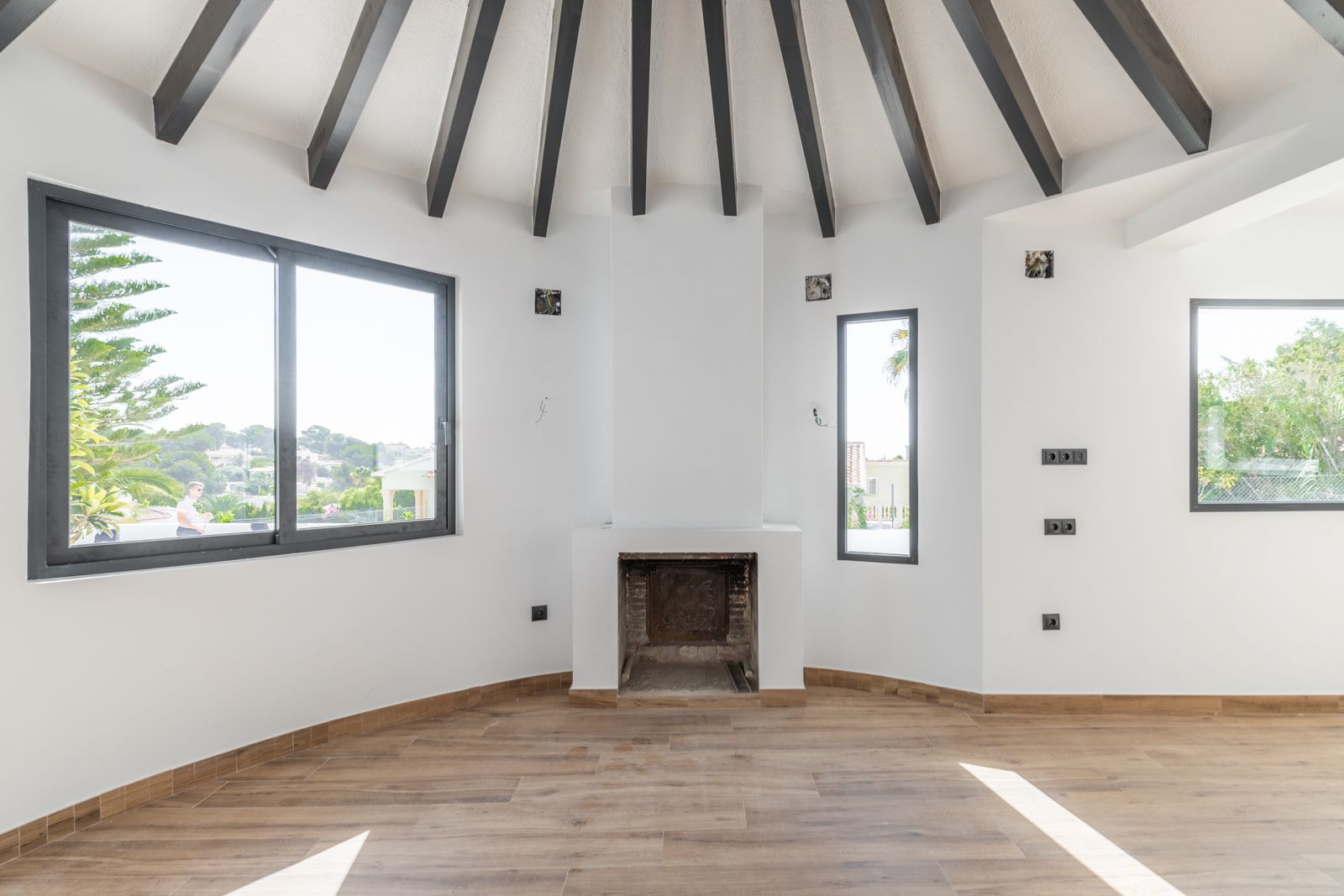 Impressionant xalet de 4 dormitoris totalment reformat a la venda a Xàbia Balcó al mar